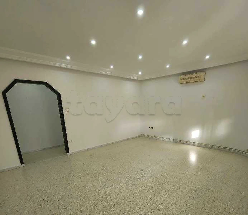 El Menzah El Manar 1 Location Appart. 1 pice tage de villa  manar1