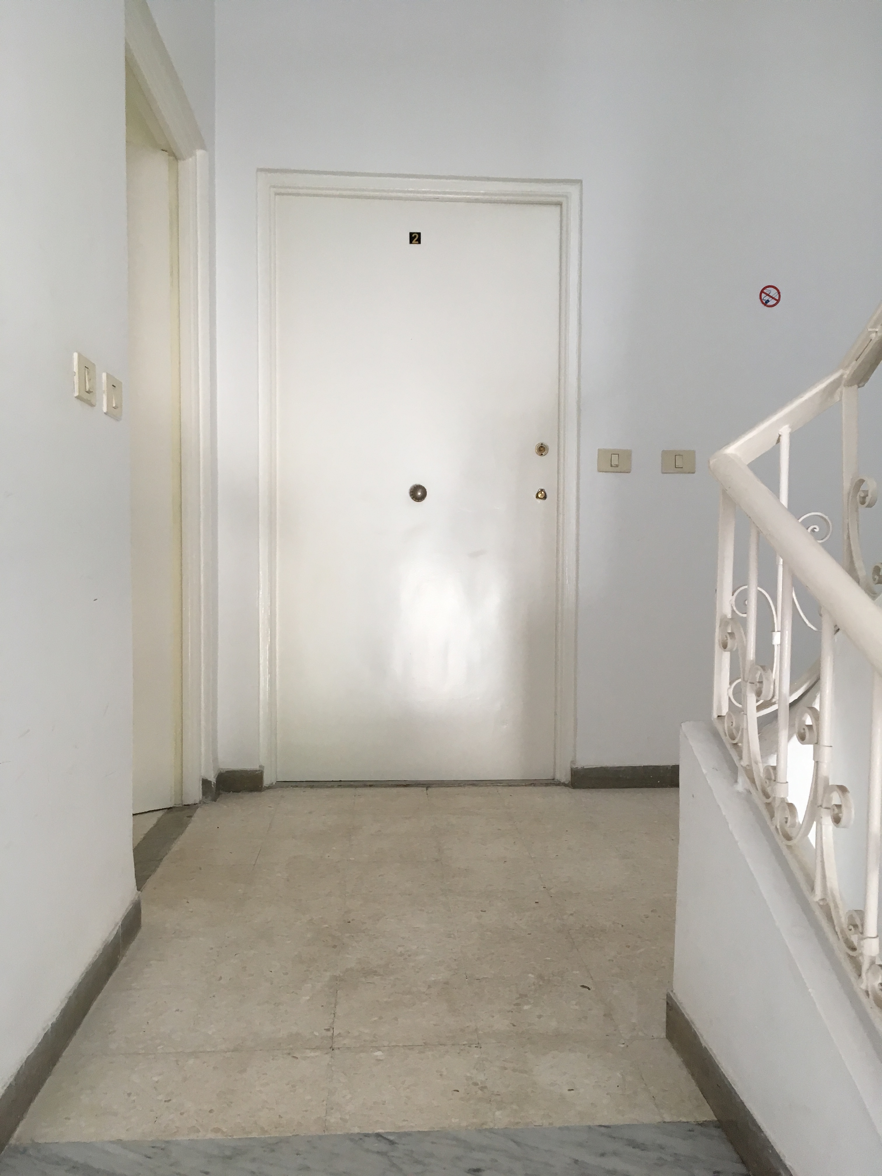 El Menzah El Menzah 4 Location Appart. 1 pice Un bureau a2