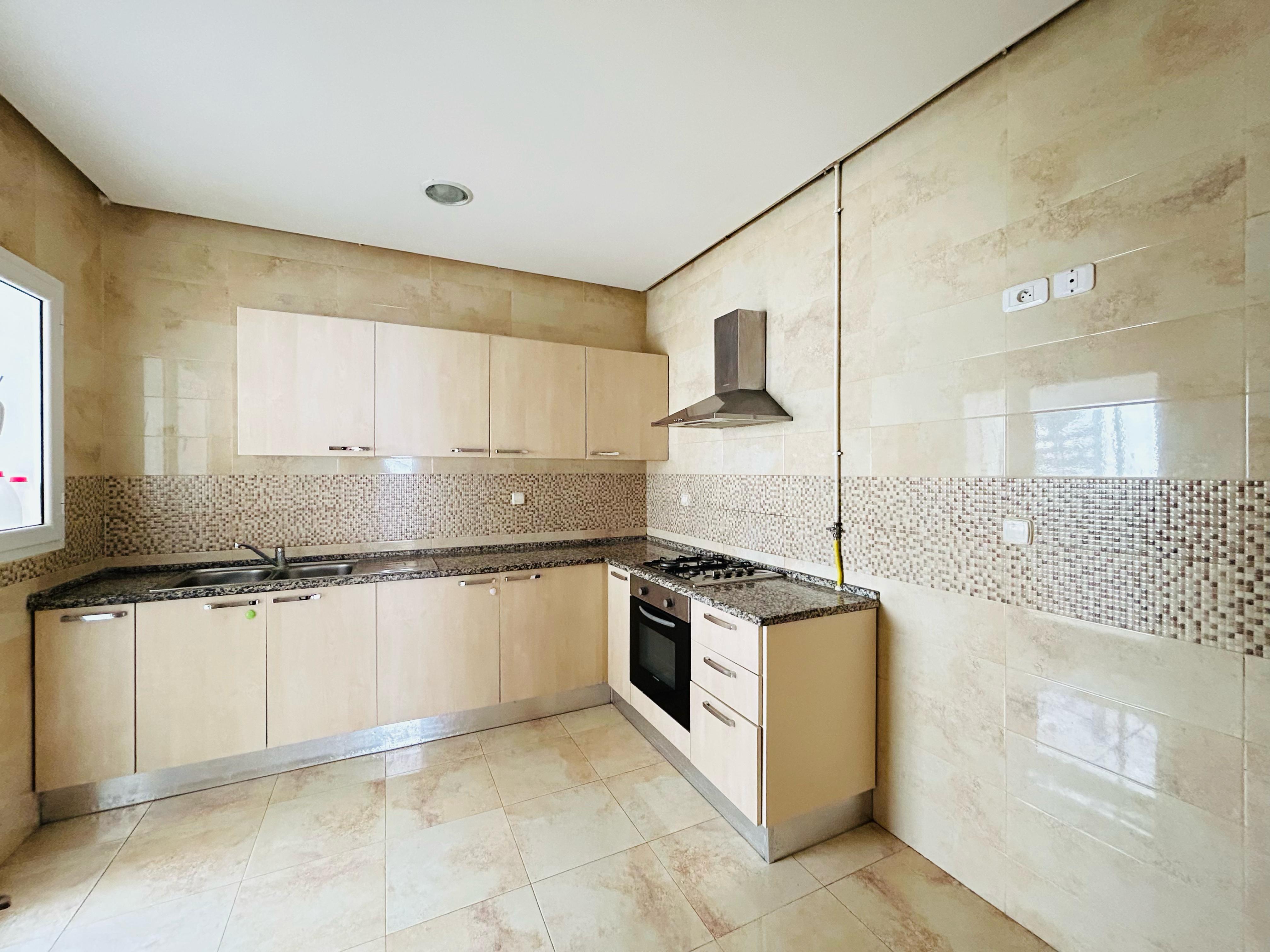 La Soukra La Soukra Location Appart. 3 pices Appartement s plus trois  la soukra