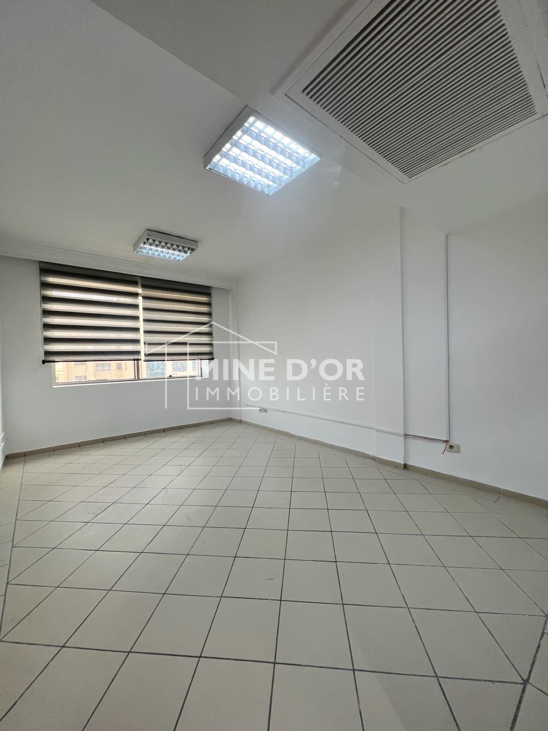 Cite El Khadra Zone urbaine nord Bureaux & Commerces Bureau Bureau en h3 au coeur de centre urbain nord