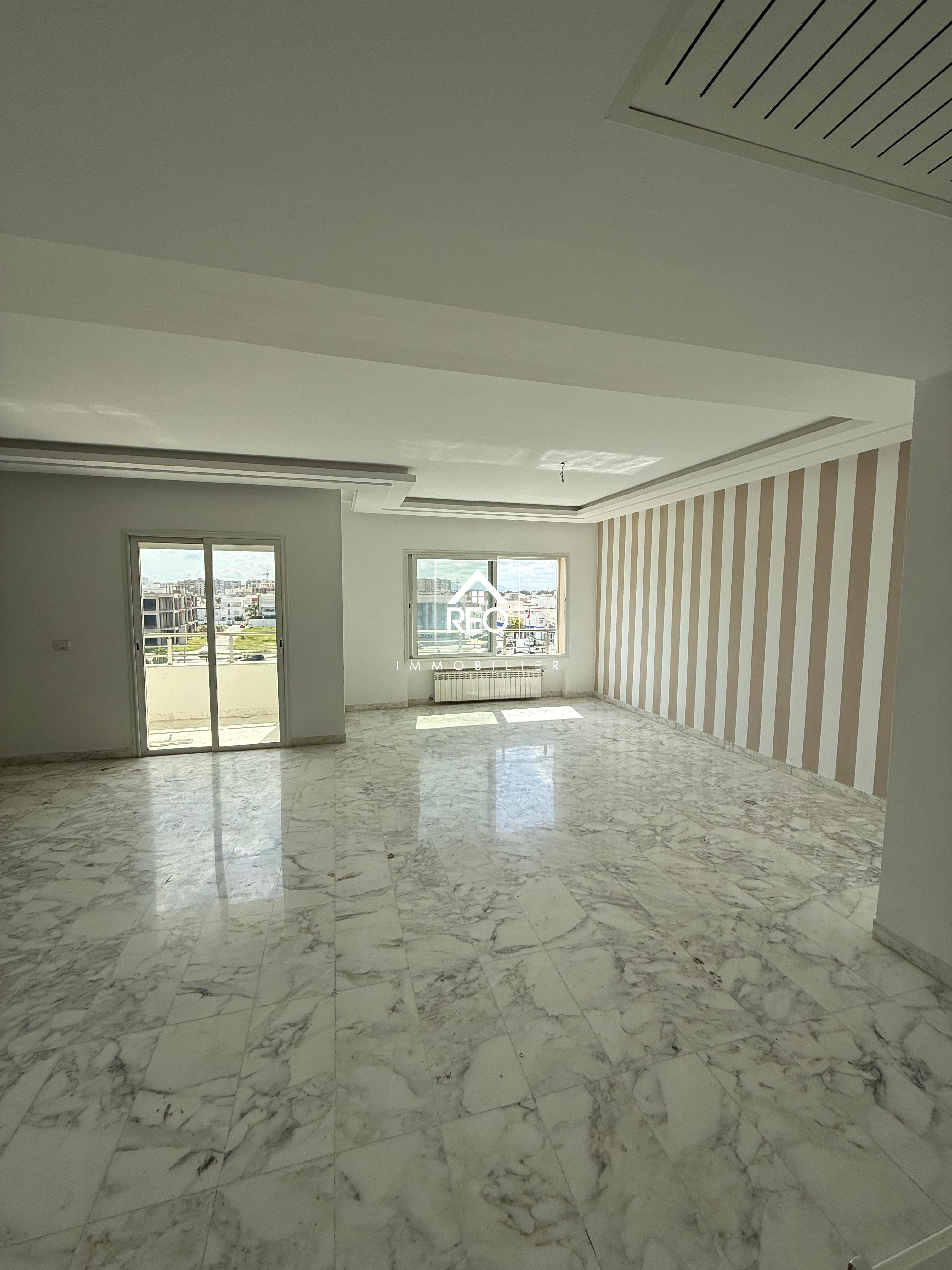 Ain Zaghouan Ain Zaghouan Location Appart. 3 pices Luxueux appartement 200m s3