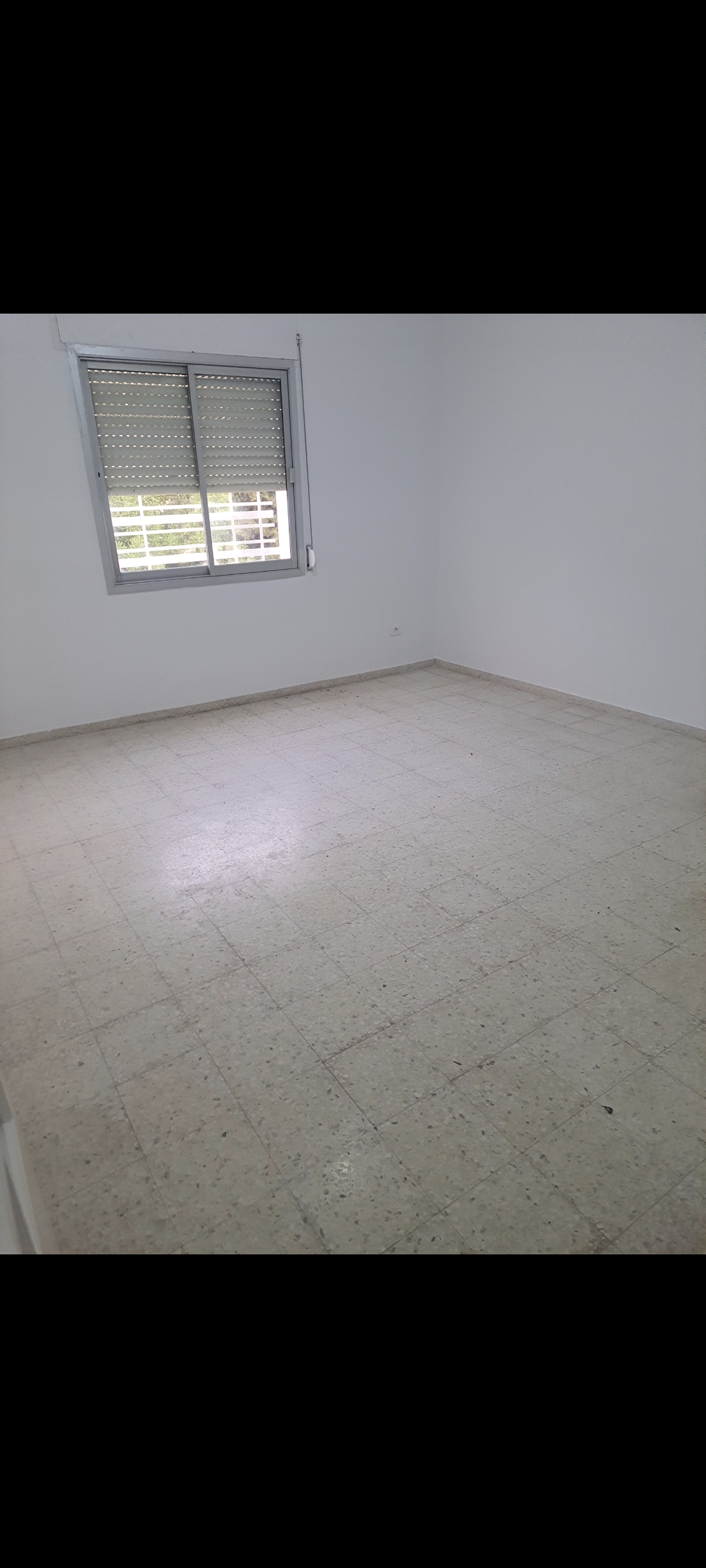 El Menzah El Manar 1 Location Appart. 1 pice S0 rez de chausse