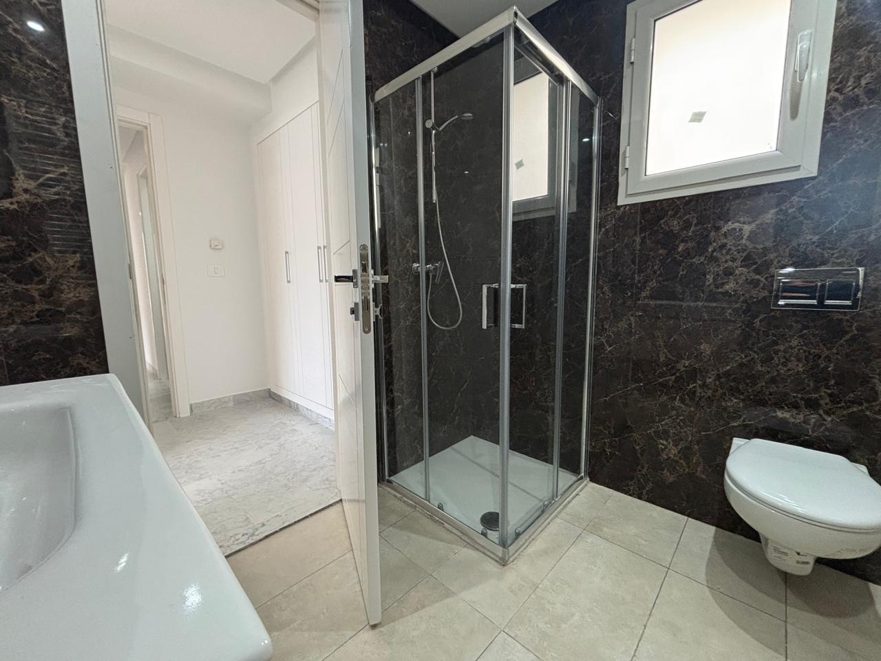 La Soukra La Soukra Location Appart. 4 pices Appt s3 avec terrasse  la soukra park