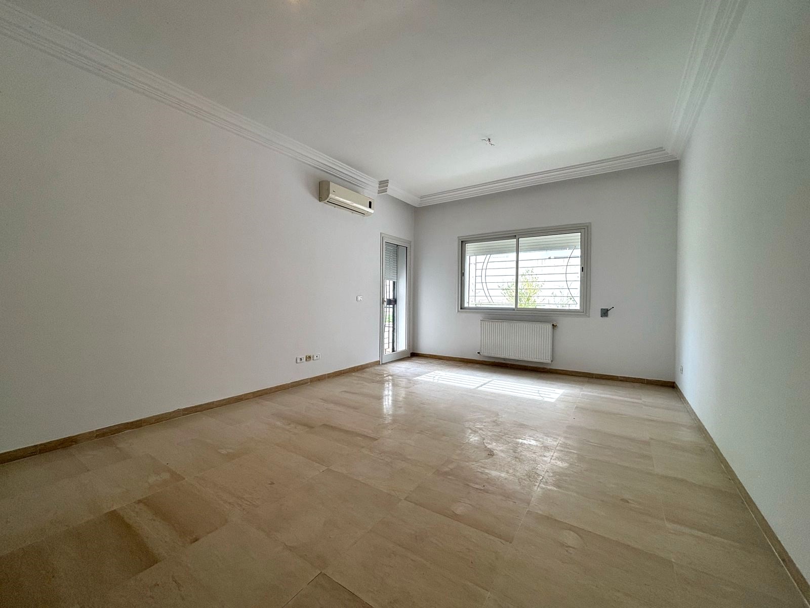 La Soukra La Soukra Vente Appart. 4 pices Appt s3  la soukra park