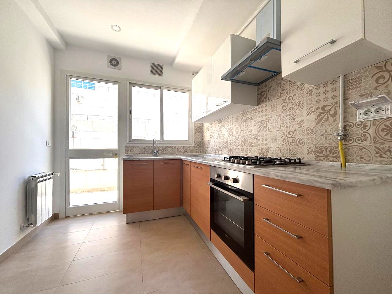 La Soukra La Soukra Location Appart. 4 pices Appartement s3  la soukra park