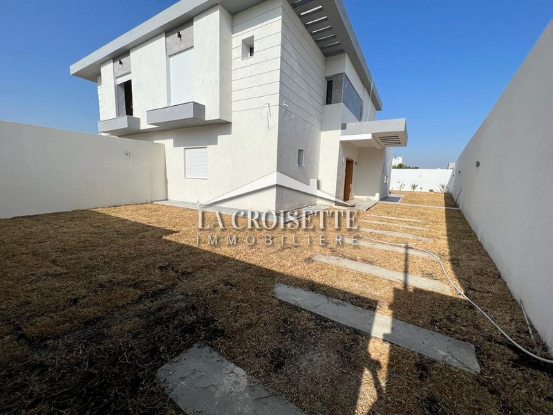 La Soukra Chotrana 3 Location Maisons Villa s4 avec piscine  la soukra mvl1311