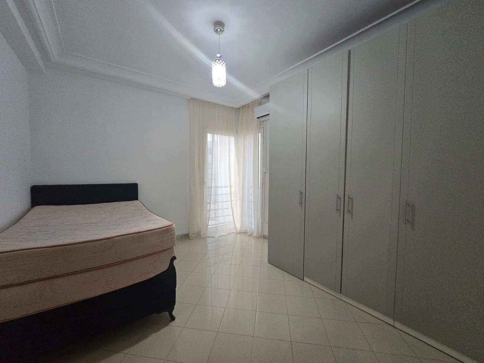 La Marsa Berge Du Lac Location Appart. 3 pices S2 meubl au berges du lac