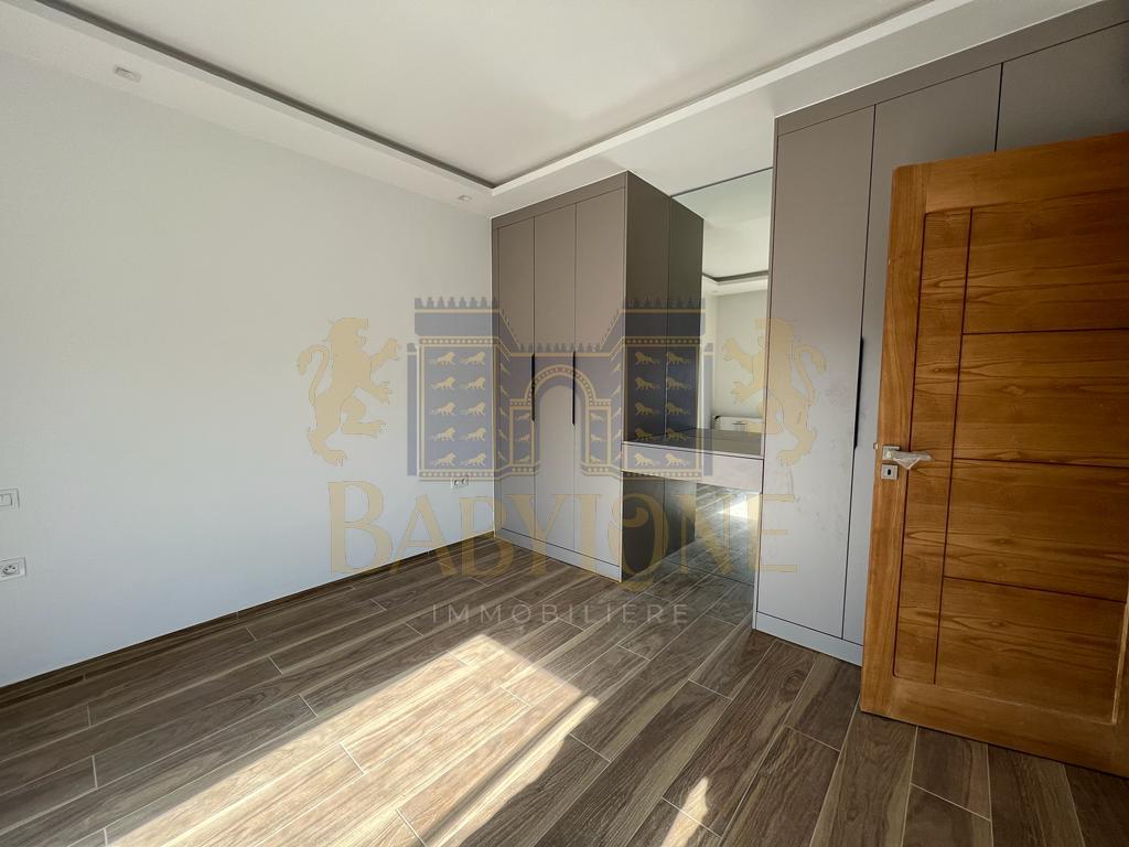 La Soukra Chotrana 3 Location Maisons Villa s4 avec piscine  la soukra