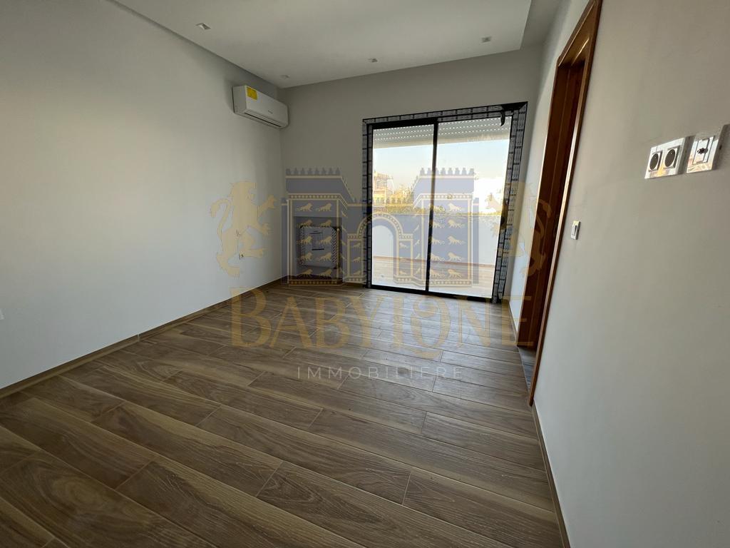 La Soukra Chotrana 3 Location Maisons Villa s4 avec piscine  la soukra
