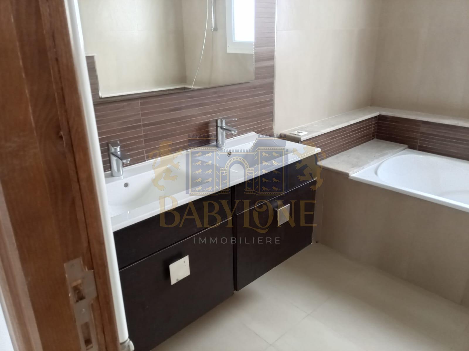 La Soukra Chotrana 2 Location Maisons Villa avec piscine  la soukra