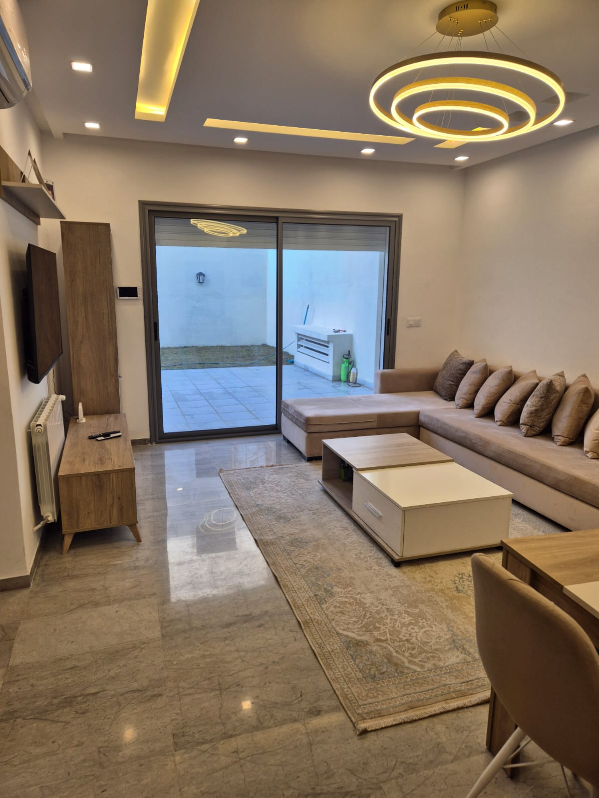 La Soukra Chotrana 1 Vente Appart. 3 pices Prestigieux rez de jardin picinable