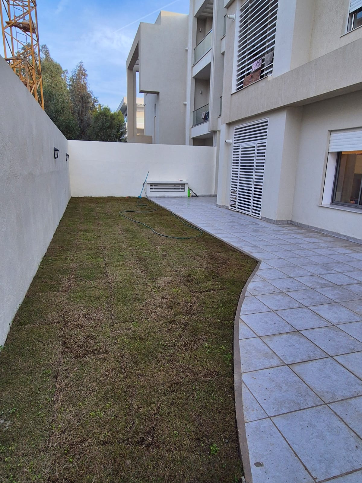 La Soukra Chotrana 1 Vente Appart. 3 pices Prestigieux rez de jardin picinable