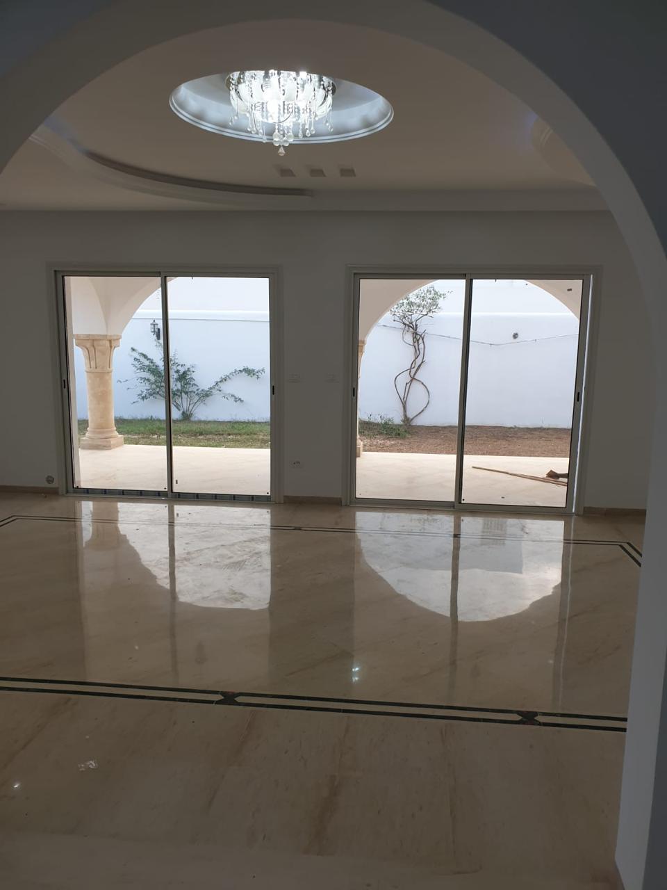 Hammamet Hammamet Vente Appart. 5 pices+ Manifique grande villa neuf