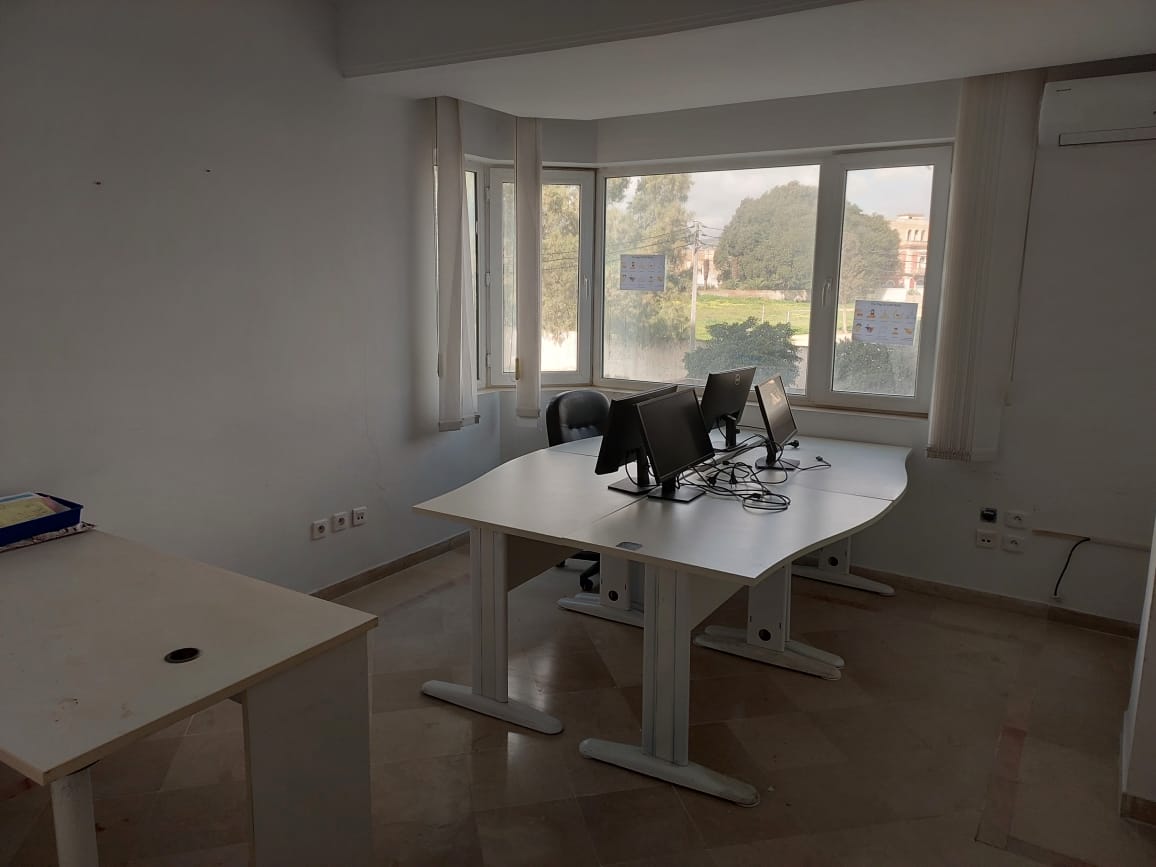 Ariana Ville Borj El Baccouche Location Appart. 4 pices Appartement hall 4