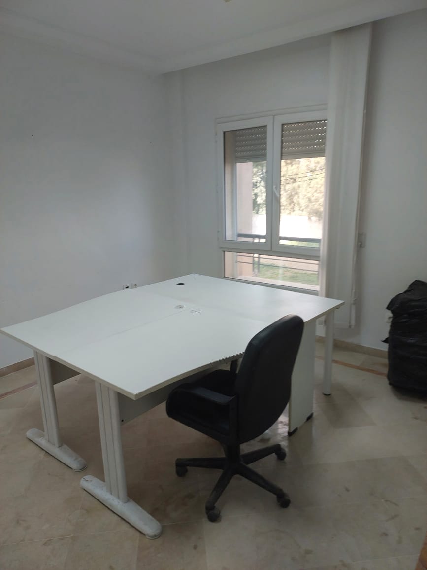 Ariana Ville Borj El Baccouche Location Appart. 4 pices Appartement hall 4