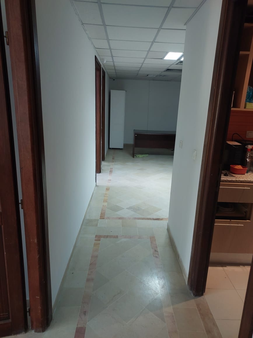 Ariana Ville Borj El Baccouche Location Appart. 4 pices Appartement hall 4