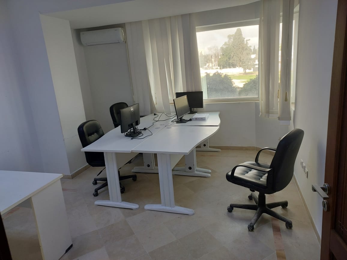 Ariana Ville Borj El Baccouche Location Appart. 4 pices Appartement hall 4