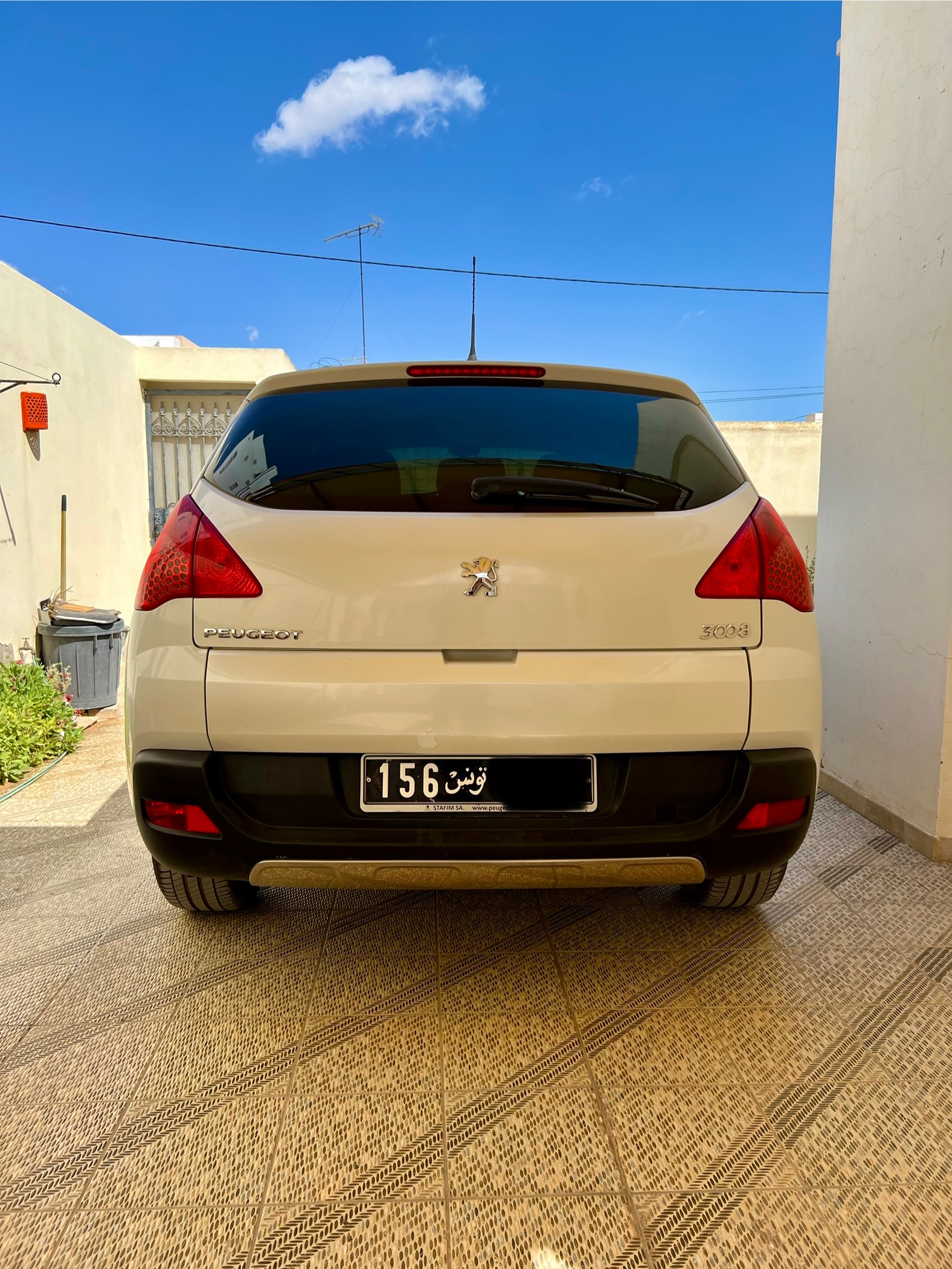 Sfax Sud Merkez Ouali Peugeot 3008 Peugeot 3008 premium blanc nacr