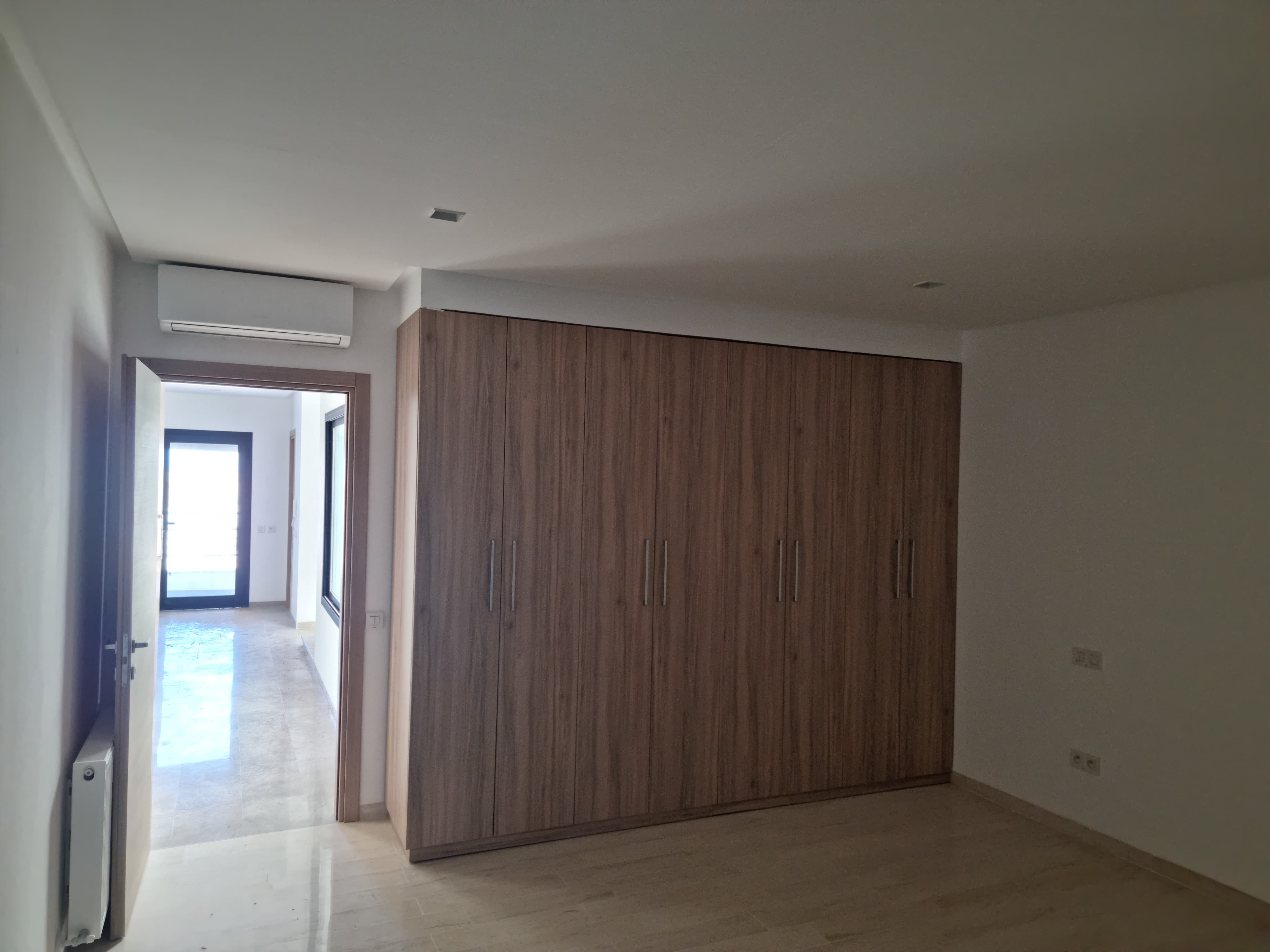 Raoued Raoued Location Maisons Villa s4 avec piscine  raoued