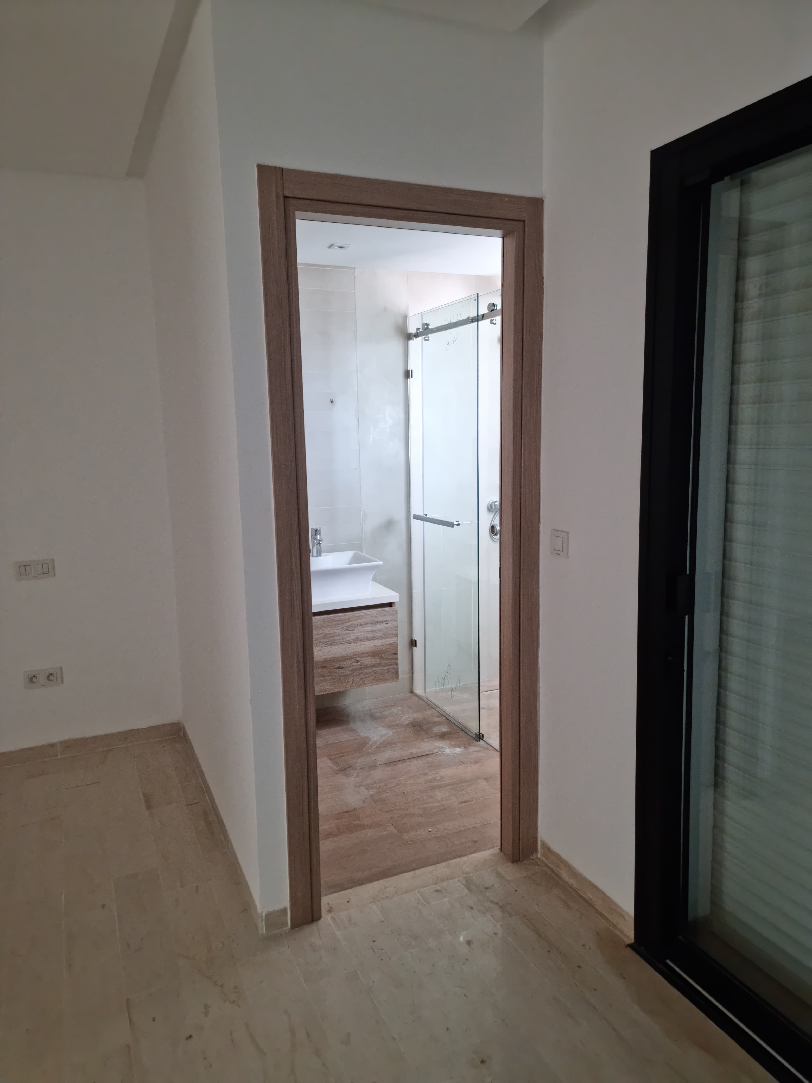 Raoued Raoued Location Maisons Villa s4 avec piscine  raoued