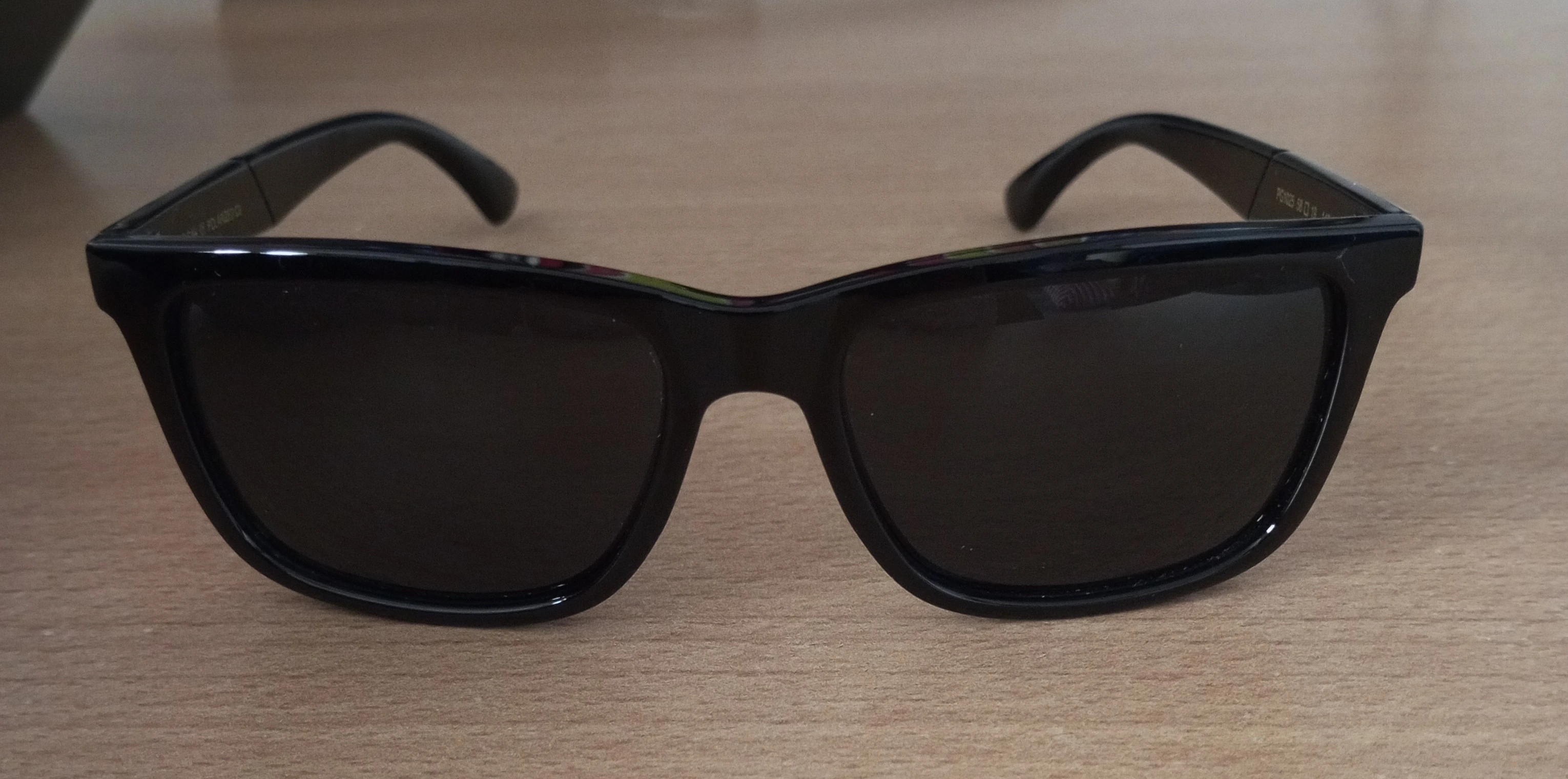 Fouchana Fouchana Autre Autre Lunette solaire pulsar presque neuf