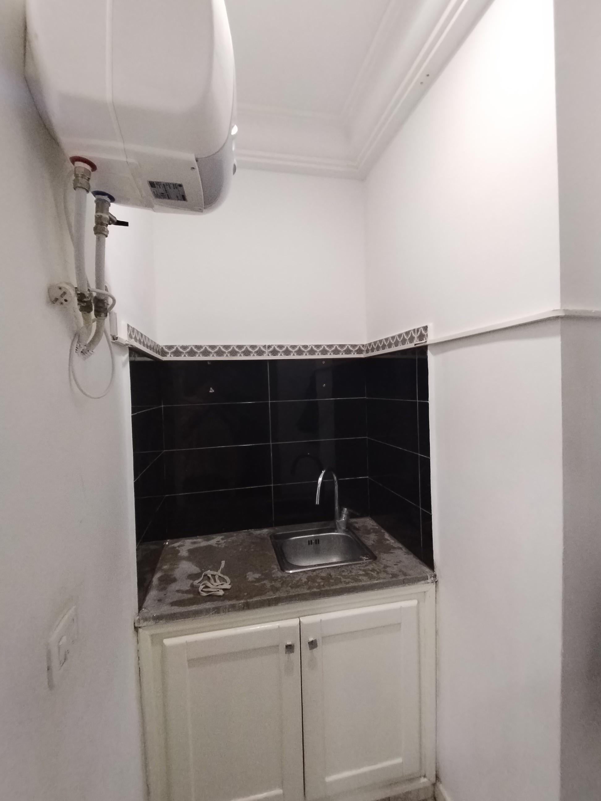 Ariana Ville Cite Ennasr 2 Bureaux & Commerces Bureau Bureau s1  avec une superficie de 50 m2