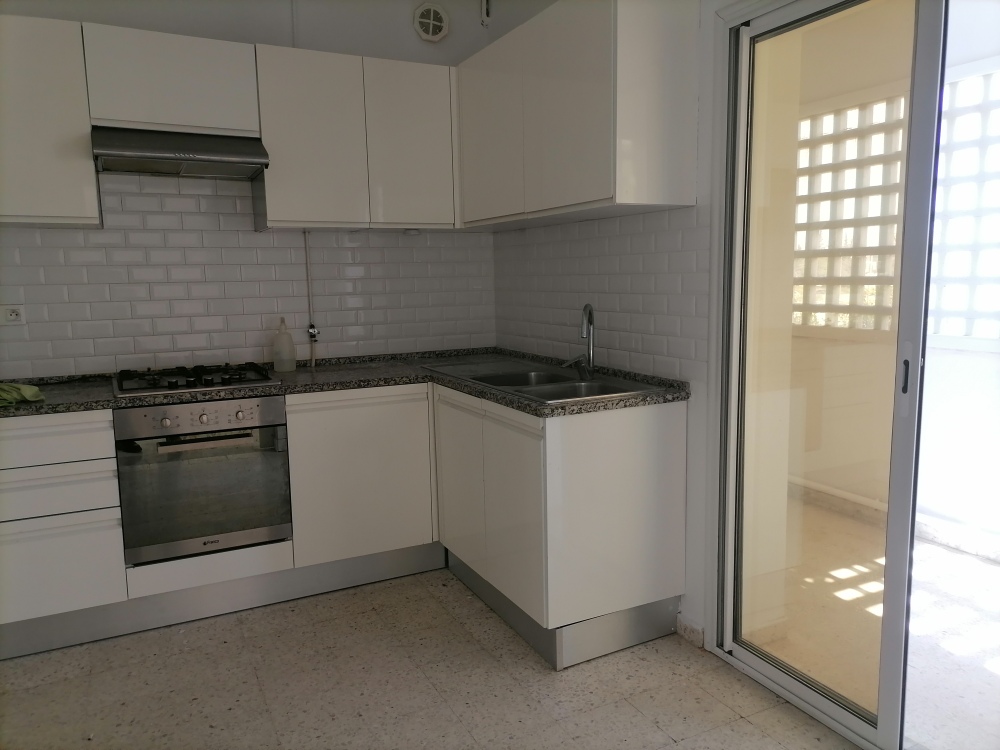 El Menzah El Menzah 4 Location Appart. 5 pices+ Un appartement s4  menzah 4
