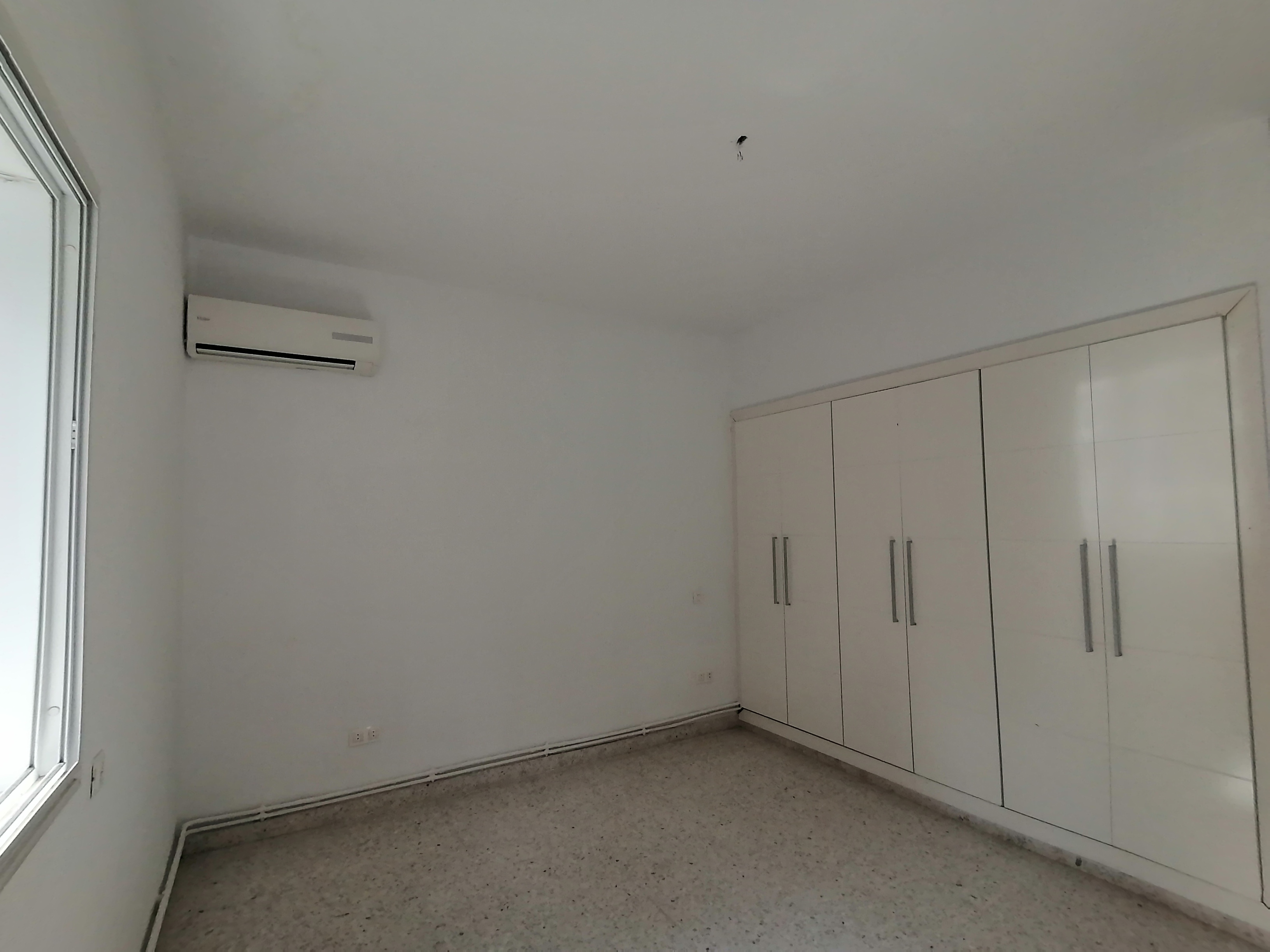 El Menzah El Menzah 4 Location Appart. 5 pices+ Un appartement s4  menzah 4