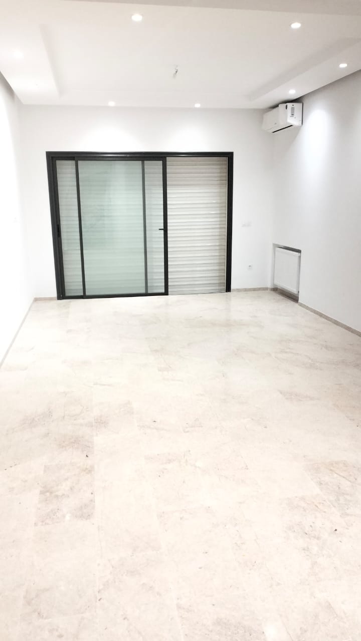 La Soukra Chotrana 2 Location Appart. 4 pices Al super appartement rdc a chotrana 2