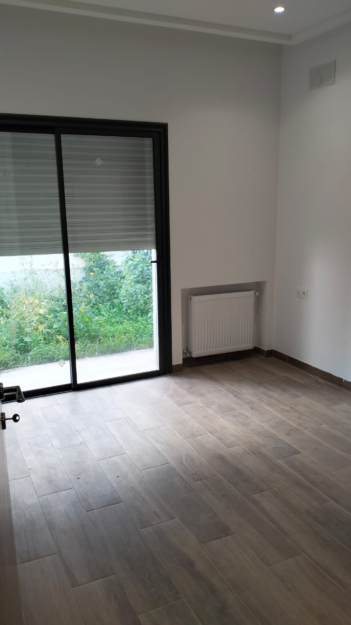 La Soukra Chotrana 2 Location Appart. 4 pices Al super appartement rdc a chotrana 2