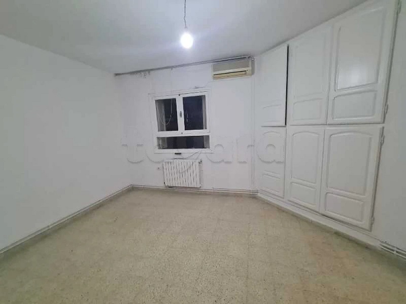 El Menzah El Menzah 9 Location Appart. 4 pices S plus 3 a el manzah 9b wb4158