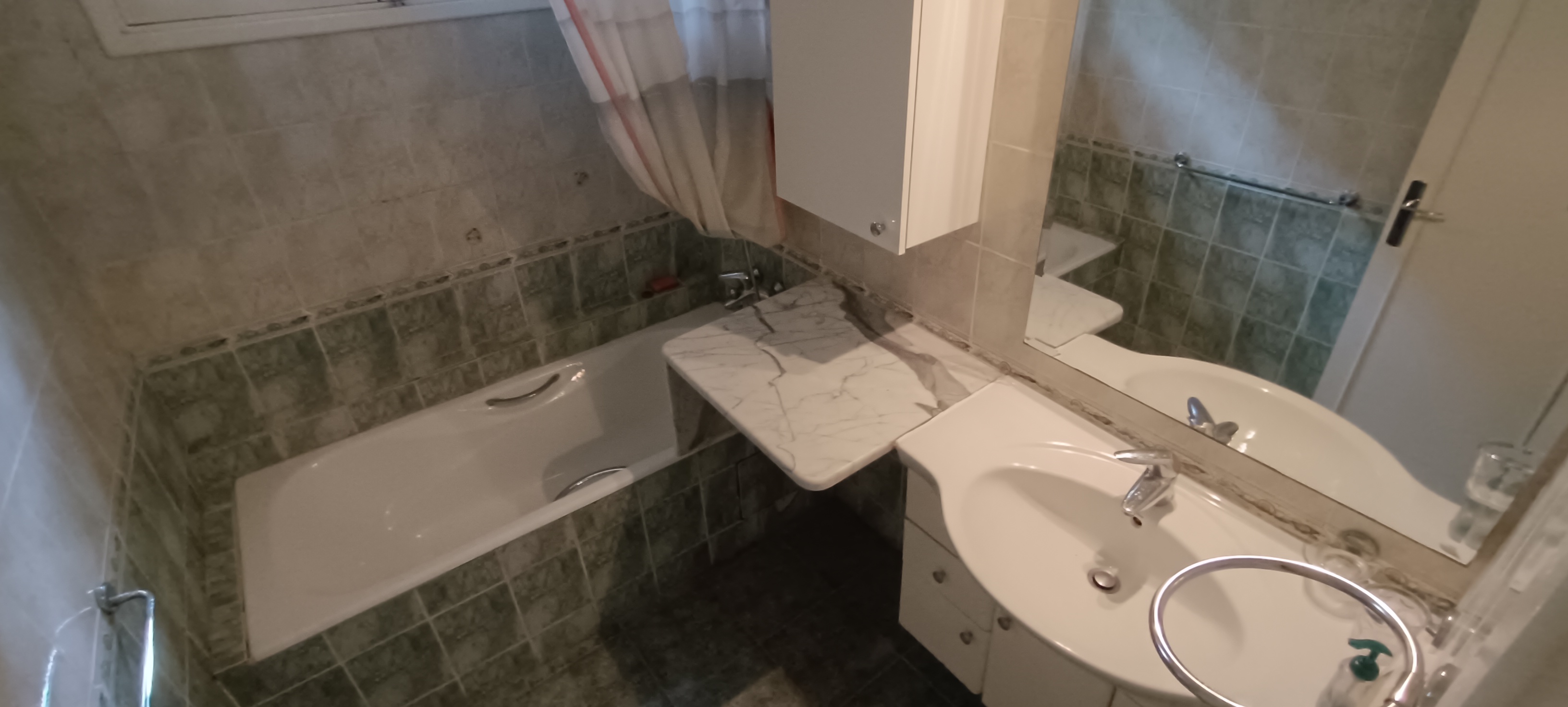 El Menzah Mutuelle Ville Location Appart. 4 pices Rdc de villa avec beau jardin