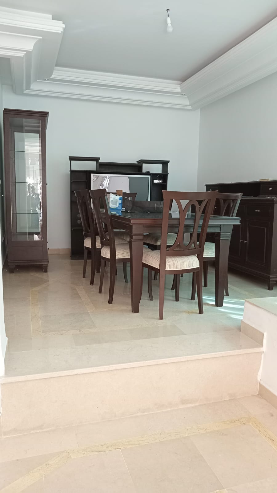 La Marsa El Aouina Location Appart. 5 pices+ Rez de chausse villa et rez de jardin aux jda
