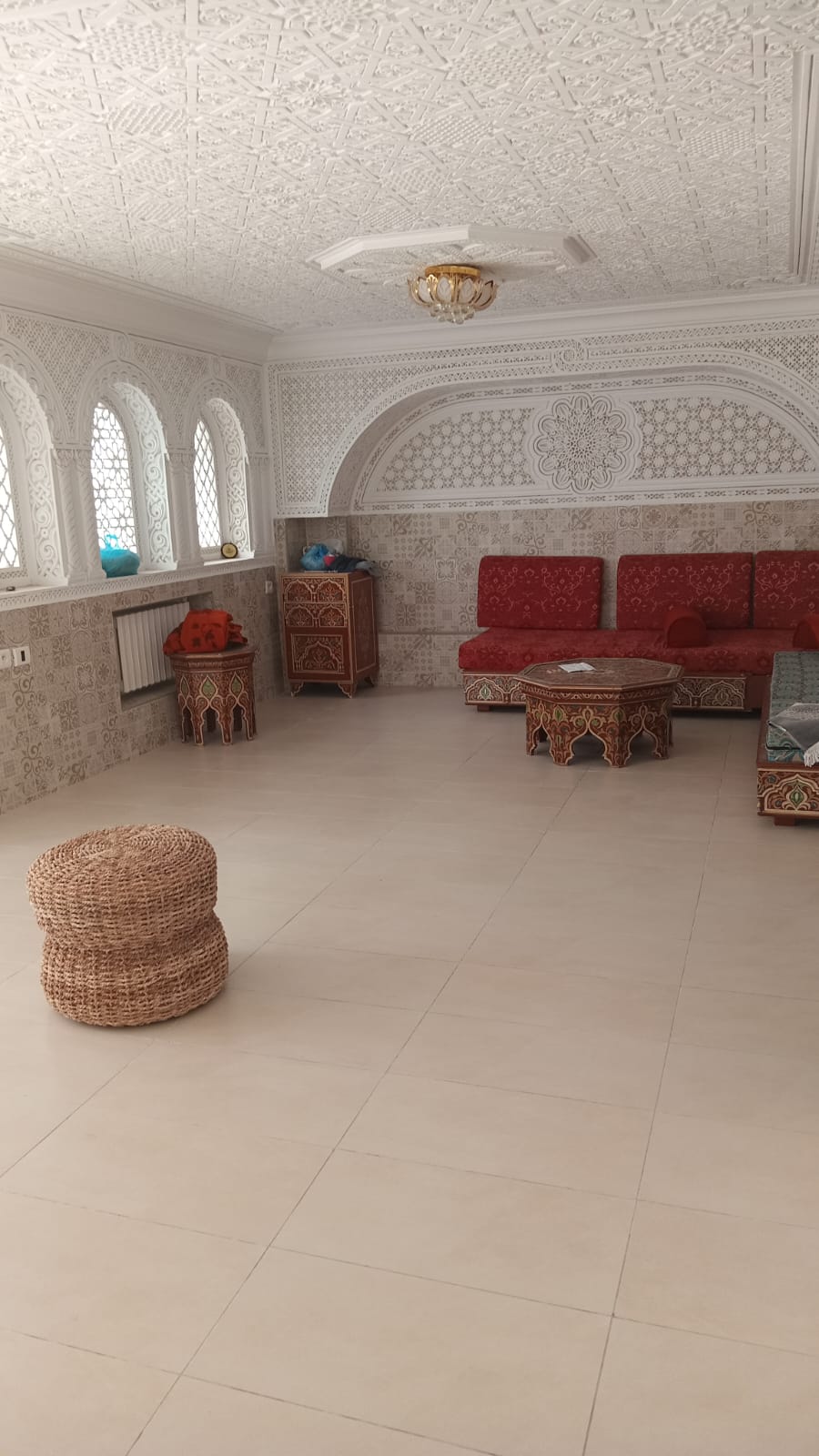 La Marsa El Aouina Location Appart. 5 pices+ Rez de chausse villa et rez de jardin aux jda