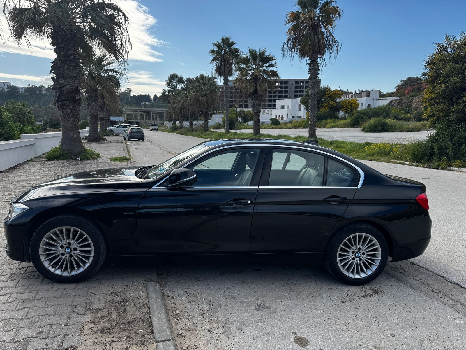 El Menzah El Manar 1 Bmw Serie 3 Bmw f30 luxury
