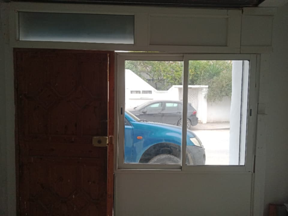 Ariana Ville Ariana Location Surfaces Garage bien scuris