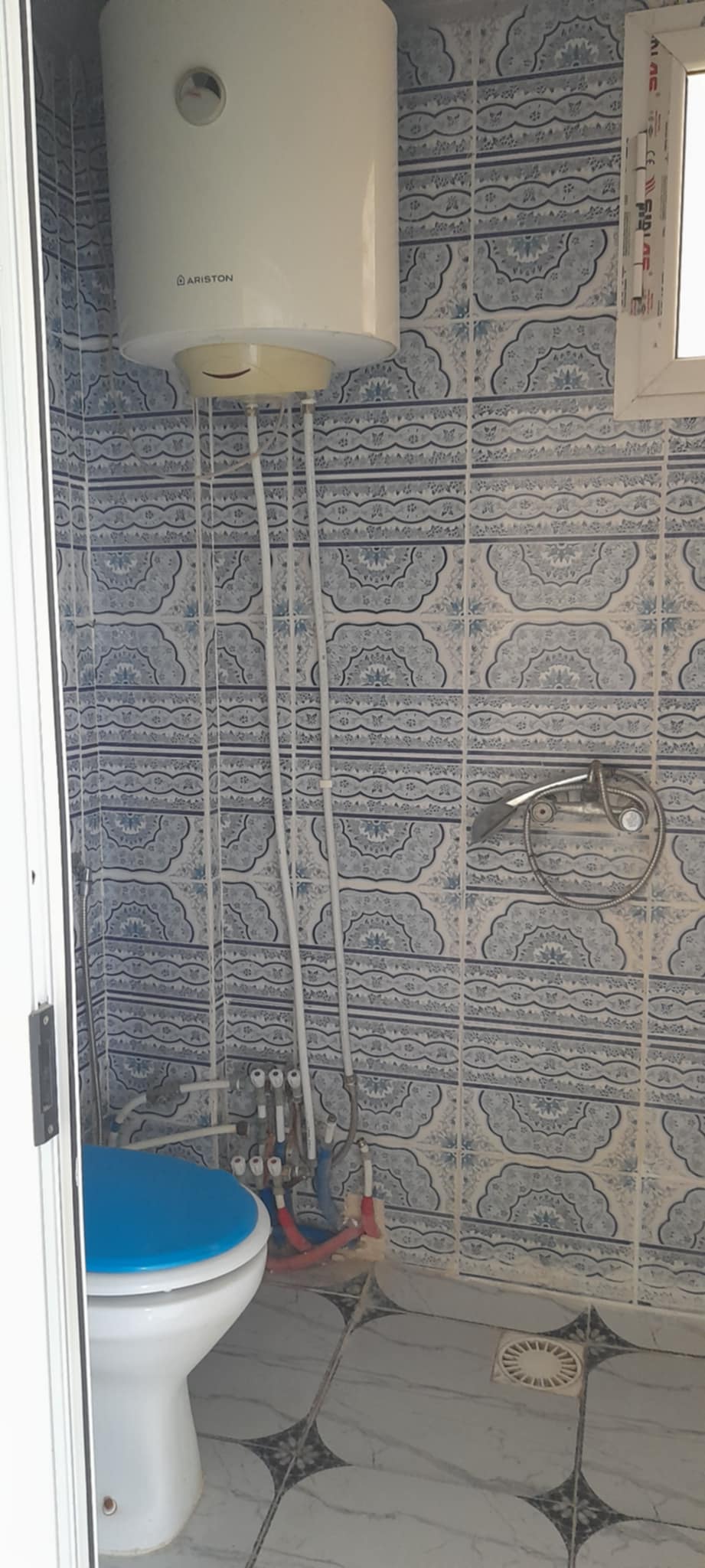 Ariana Ville Borj El Baccouche Location Appart. 1 pice Grand s0 meuble 1er etage cot  mtro ariana