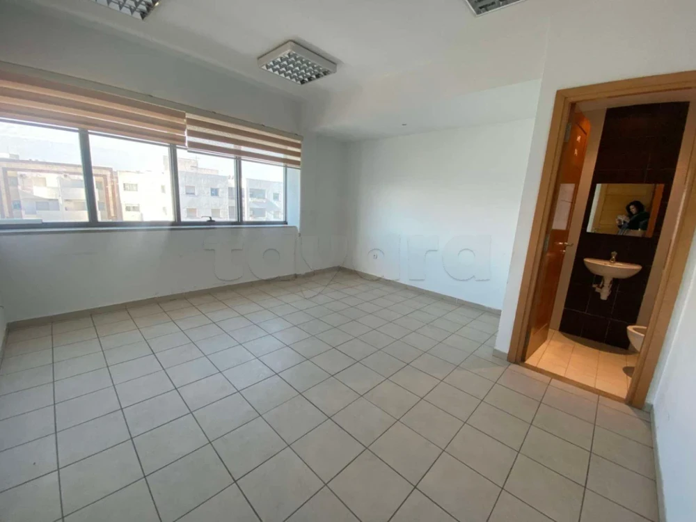 Cite El Khadra Zone urbaine nord Bureaux & Commerces Bureau Particulier loue bureau h3 centre cloptre