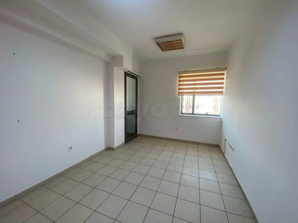 Cite El Khadra Zone urbaine nord Bureaux & Commerces Bureau Particulier loue bureau h3 centre cloptre