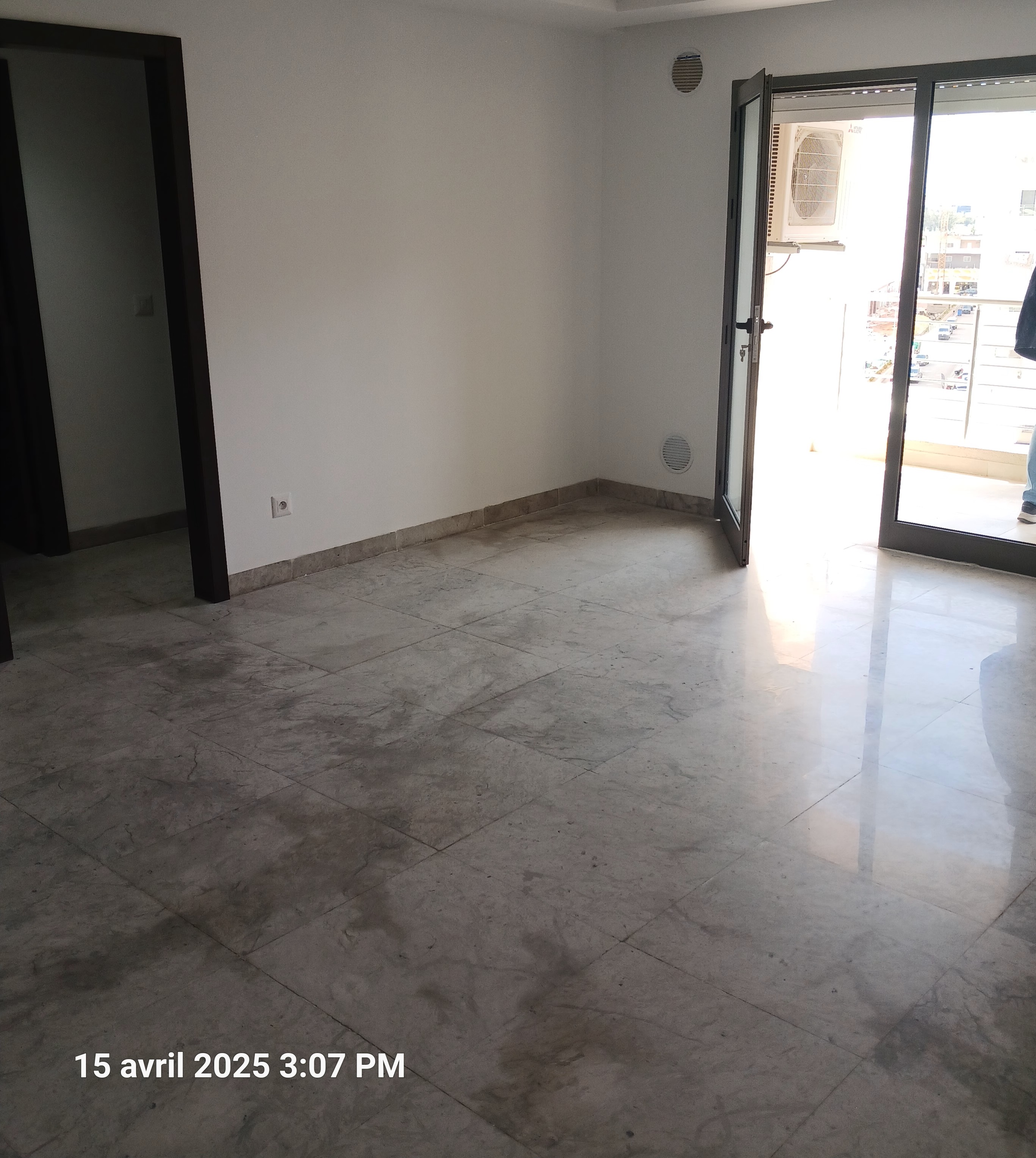 Ain Zaghouan Ain Zaghouan Location Appart. 1 pice S1 5eme etage sans vis  vis