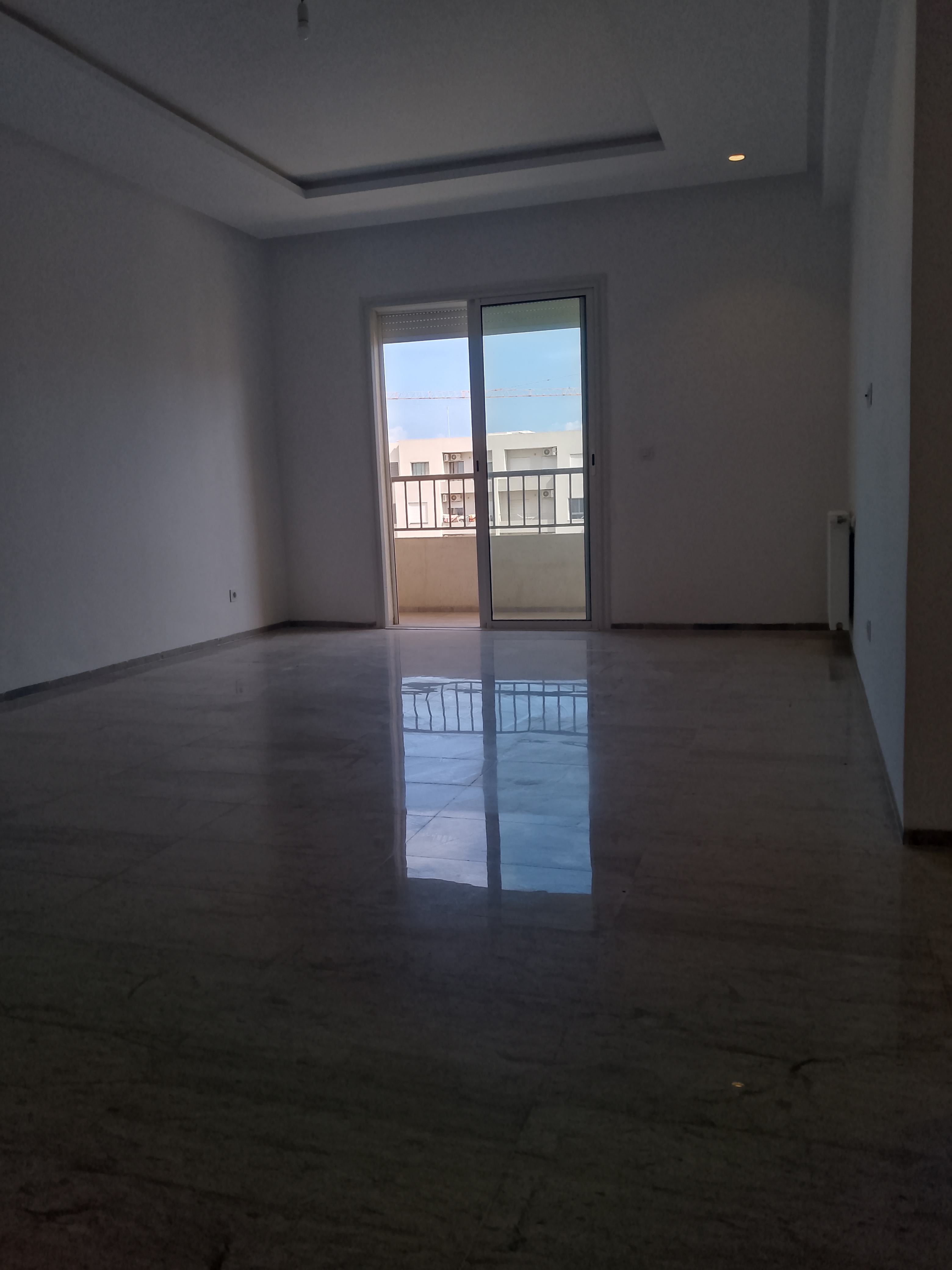 La Marsa El Aouina Location Appart. 3 pices Grand s plus 2 jamais habit