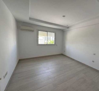 Ariana Ville Cite Essaada (Riadh Andalous) Location Appart. 1 pice Appartement s1 haut standing riadh al andalous