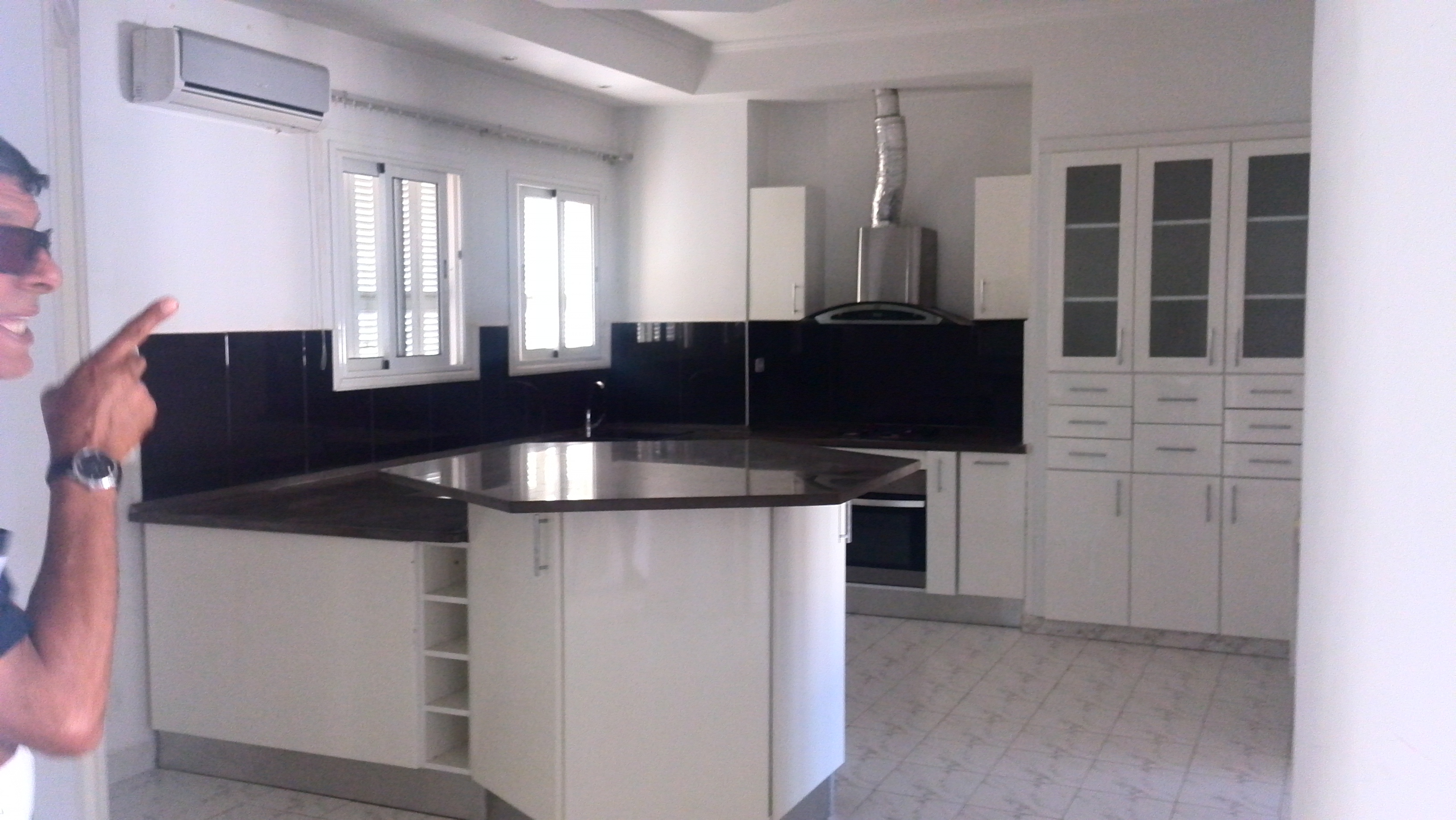 El Menzah El Menzah 1 Location Appart. 3 pices Super appt renove s2 cite mahrajene manzah 1