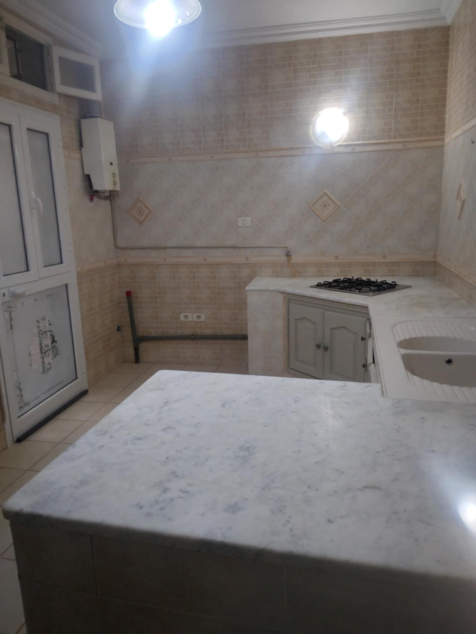 Carthage El Yasmina Location Appart. 3 pices Rez de chaussee s2 tres propre carthage yassmina
