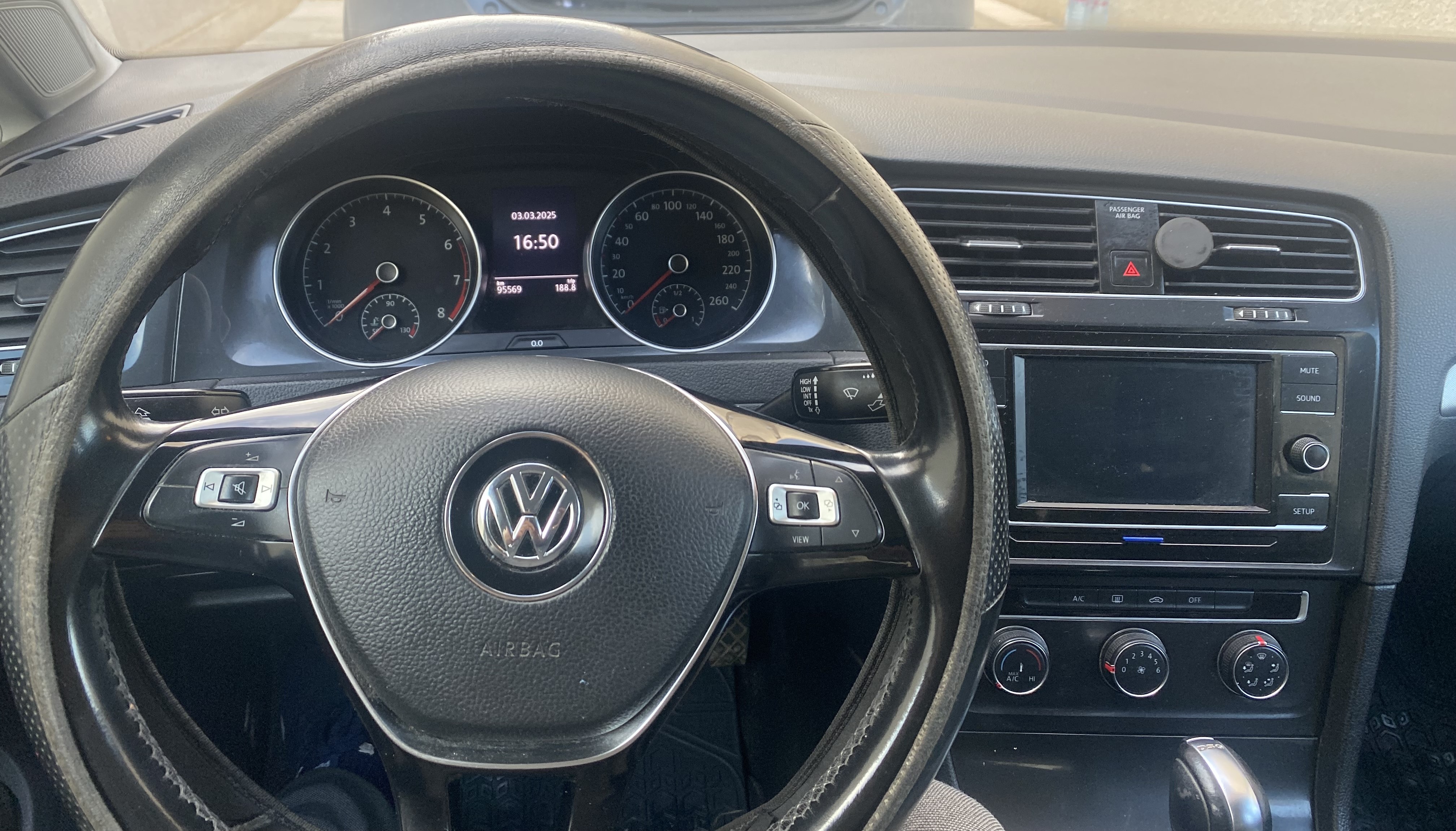 La Soukra Chotrana 1 Volkswagen Golf 7 Golf 7 boite auto