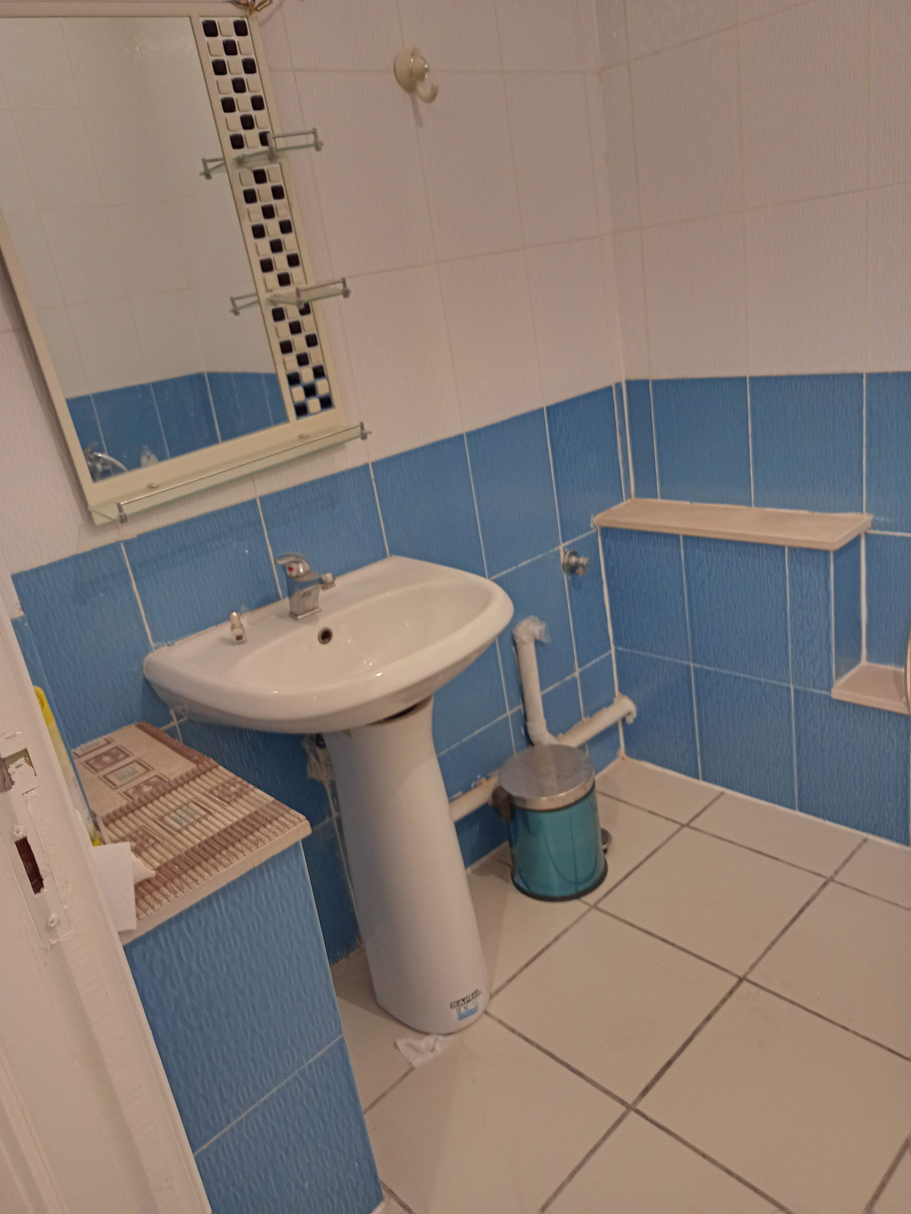 El Hrairia El Hrairia Location Appart. 1 pice Apt s plus 1 diar bn mahmoud 1er etage elagba