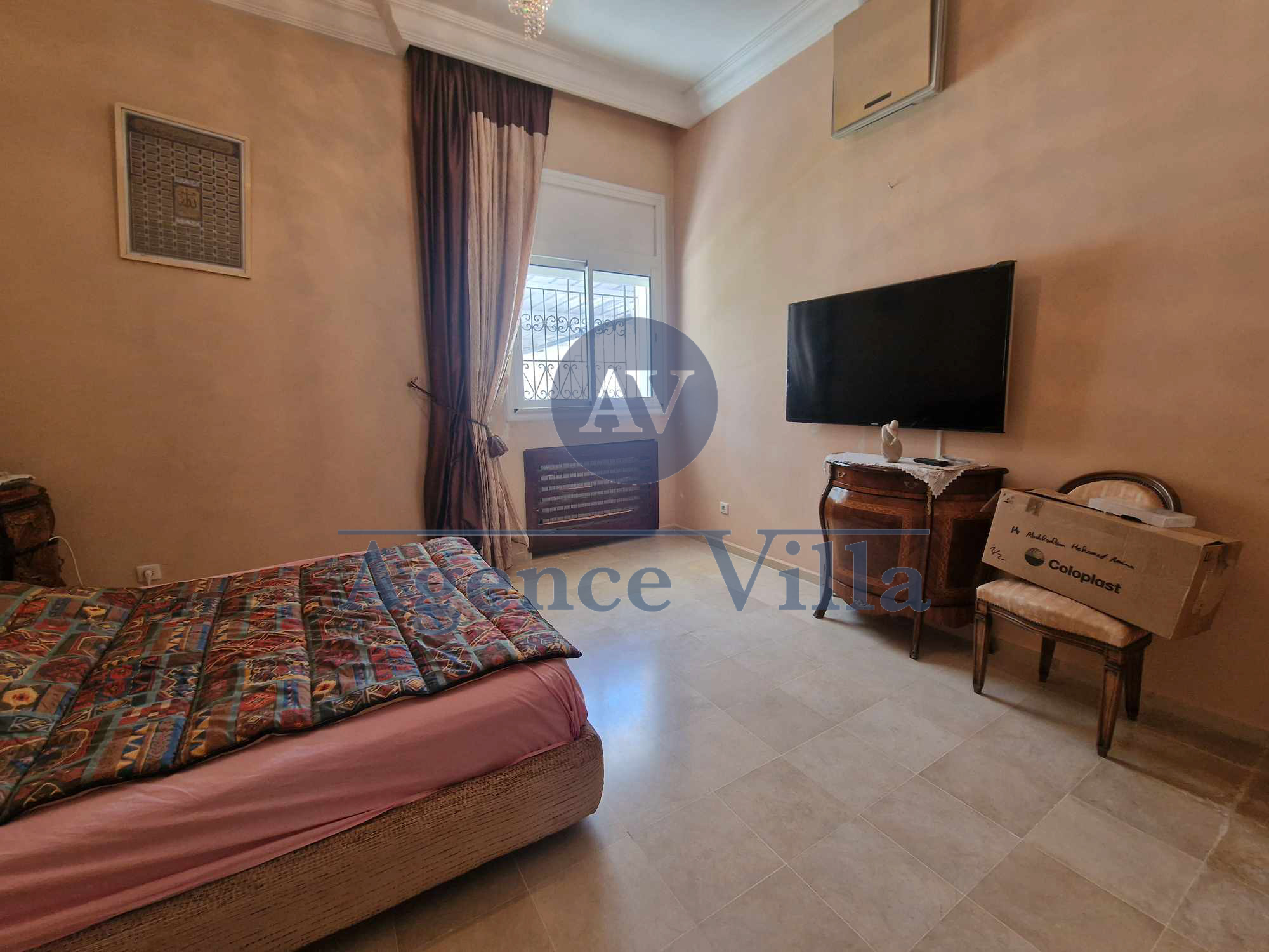 La Soukra La Soukra Vente Autre Une grande villa avec piscine  la soukra