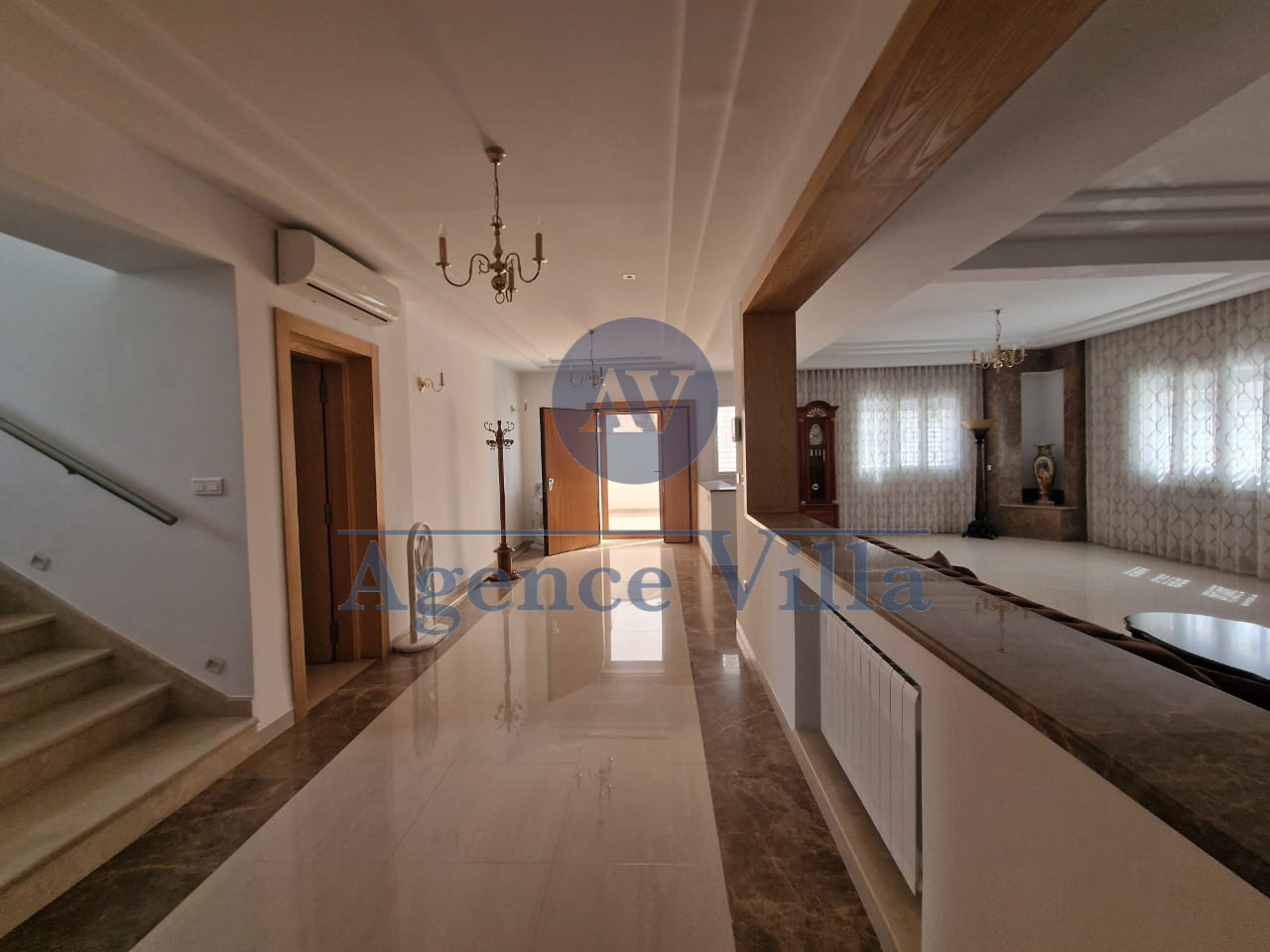 La Marsa Berge Du Lac Bureaux & Commerces Bureau Une villa  usage bureautique s9 neuve au lac1