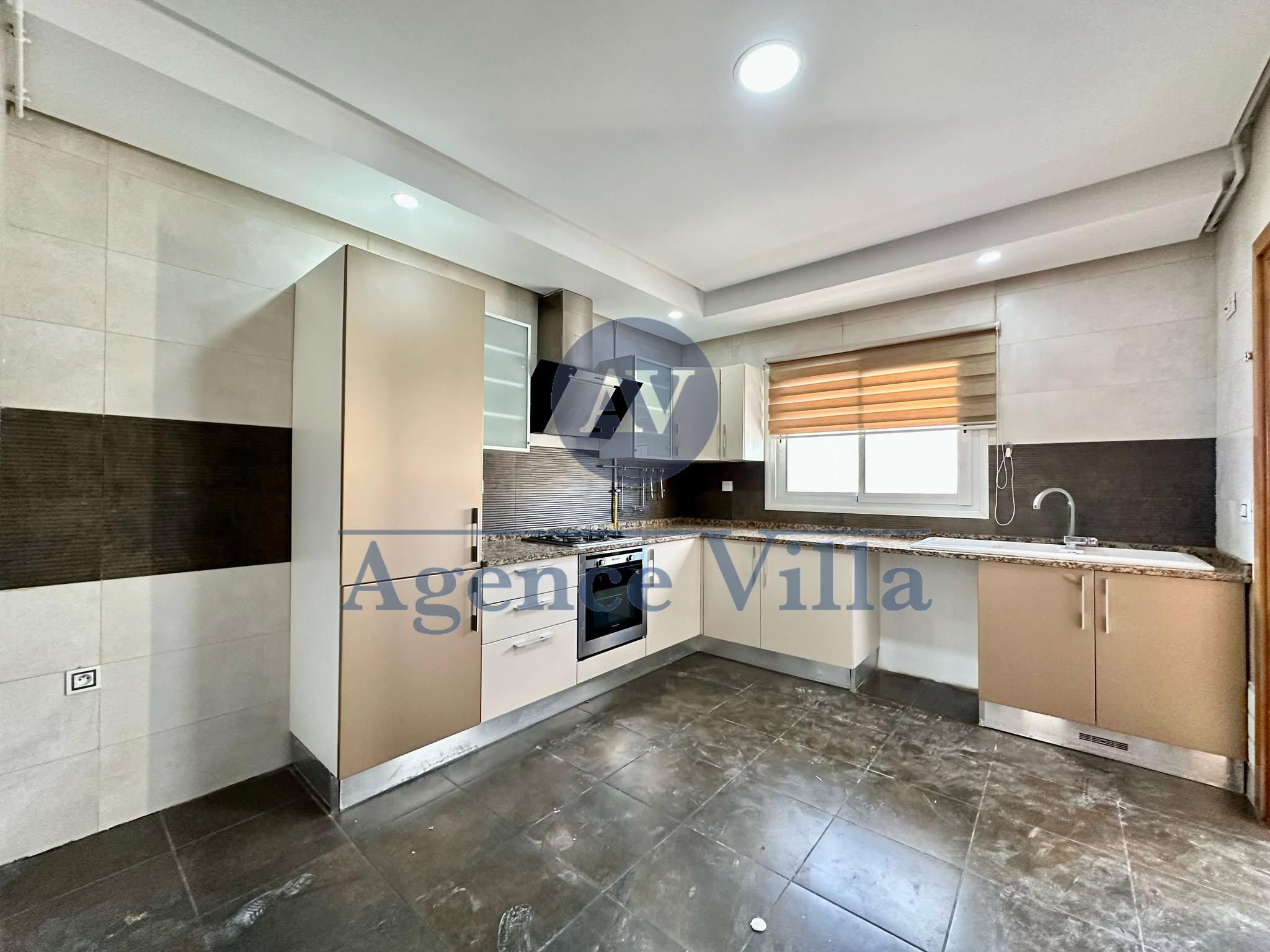La Marsa Marsa Ennassim Location Appart. 4 pices Un appartement s3  la marsa avec place parking