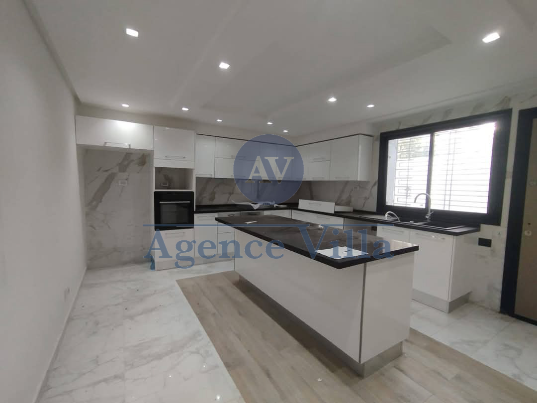 Ain Zaghouan Ain Zaghouan Location Appart. 5 pices+ Un triplex s4 neuf  ain zaghouan